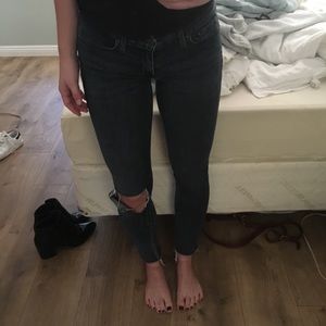 LEVI dark wash skinny jeans